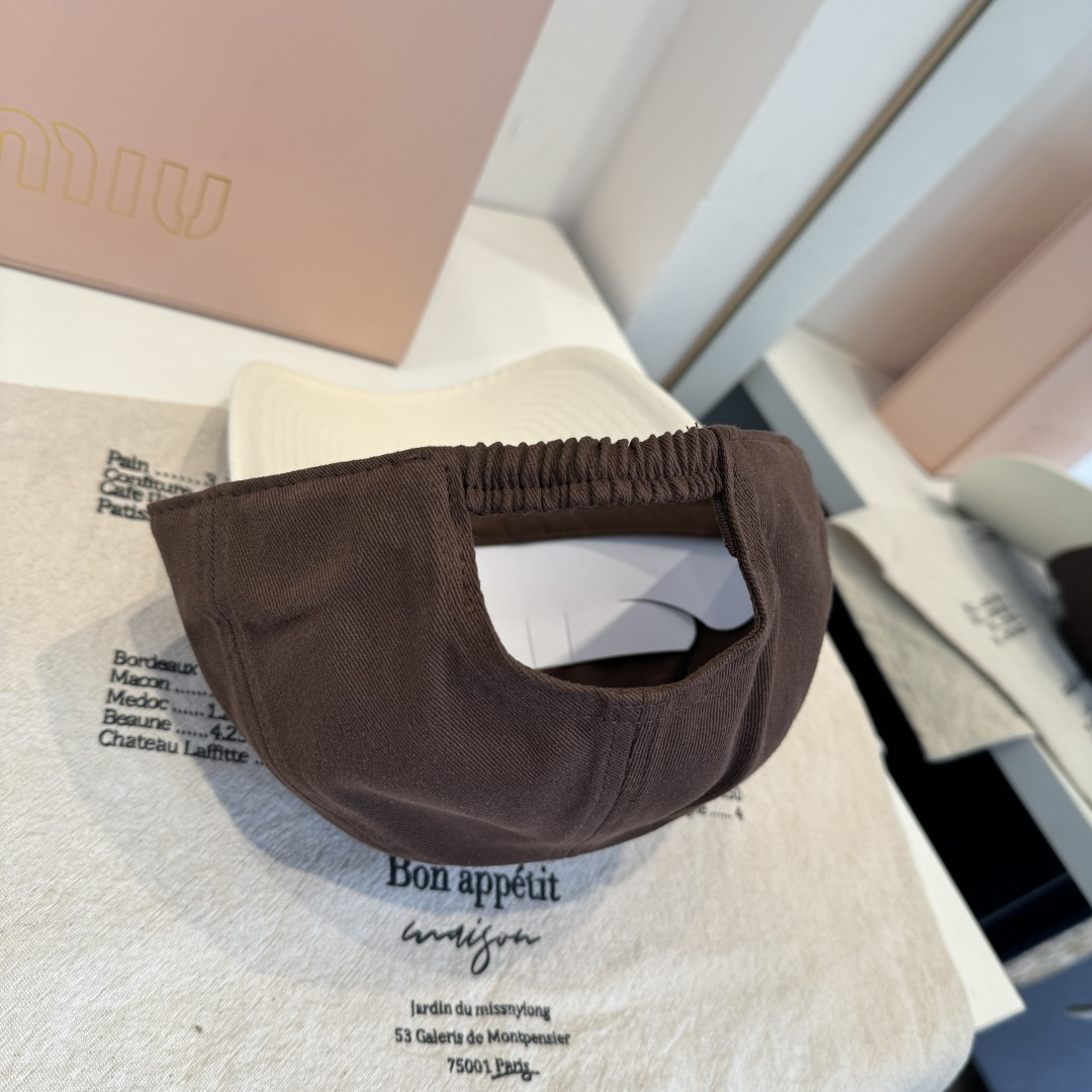 谬谬miumiu 原单春夏新款棒球帽，正品开模订制，原版做工细致质量超赞！