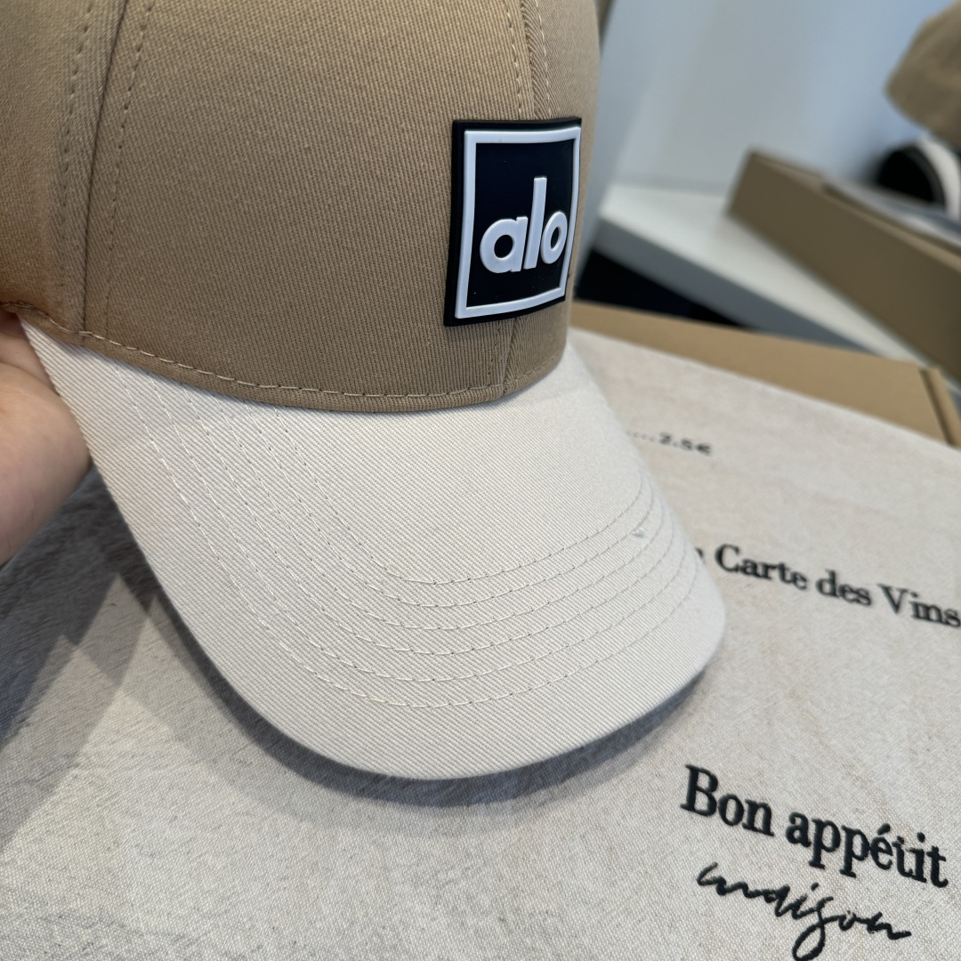 alo 官网新品，棒球帽 原单品质火爆来袭 🔥🎩 工艺非常精美 高档大气上档次！低调奢华，方便携带！跑量