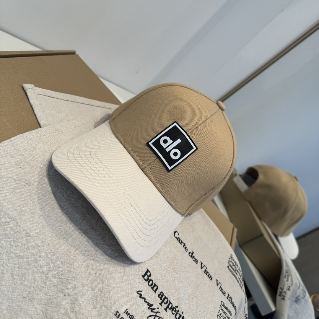 alo 官网新品，棒球帽 原单品质火爆来袭 🔥🎩 工艺非常精美 高档大气上档次！低调奢华，方便携带！跑量