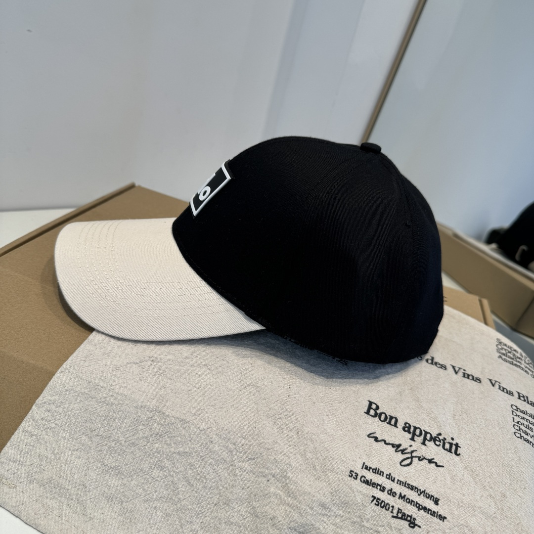 alo 官网新品，棒球帽 原单品质火爆来袭 🔥🎩 工艺非常精美 高档大气上档次！低调奢华，方便携带！跑量