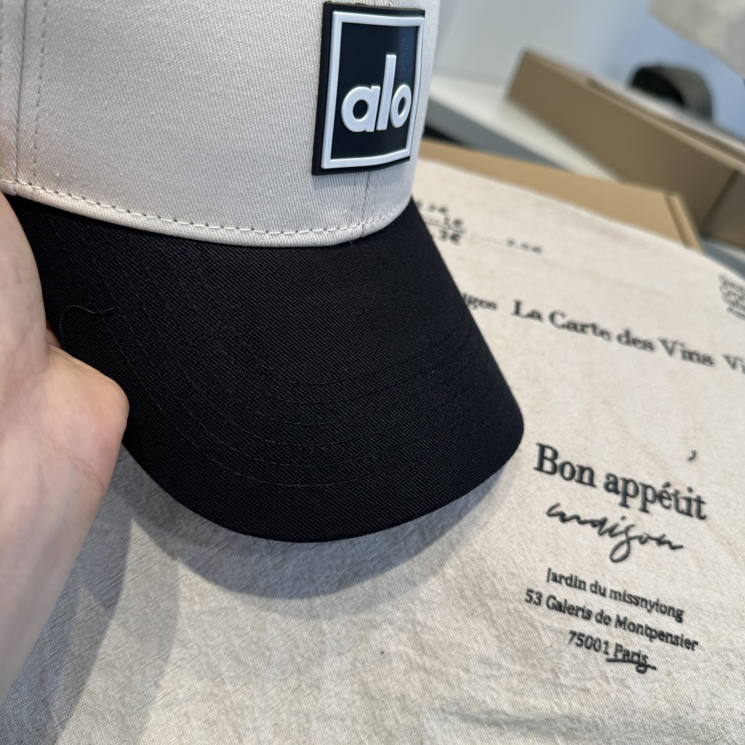 alo 官网新品，棒球帽 原单品质火爆来袭 🔥🎩 工艺非常精美 高档大气上档次！低调奢华，方便携带！跑量