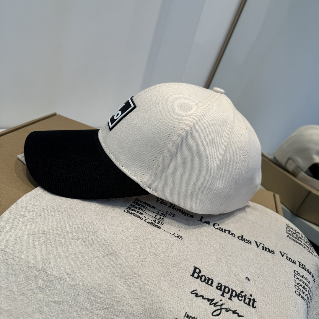 alo 官网新品，棒球帽 原单品质火爆来袭 🔥🎩 工艺非常精美 高档大气上档次！低调奢华，方便携带！跑量