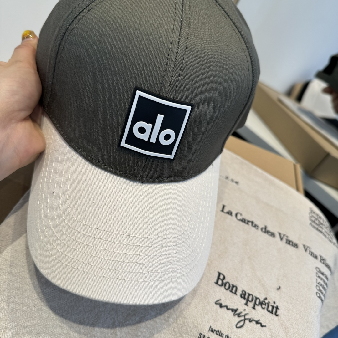 alo 官网新品，棒球帽 原单品质火爆来袭 🔥🎩 工艺非常精美 高档大气上档次！低调奢华，方便携带！跑量