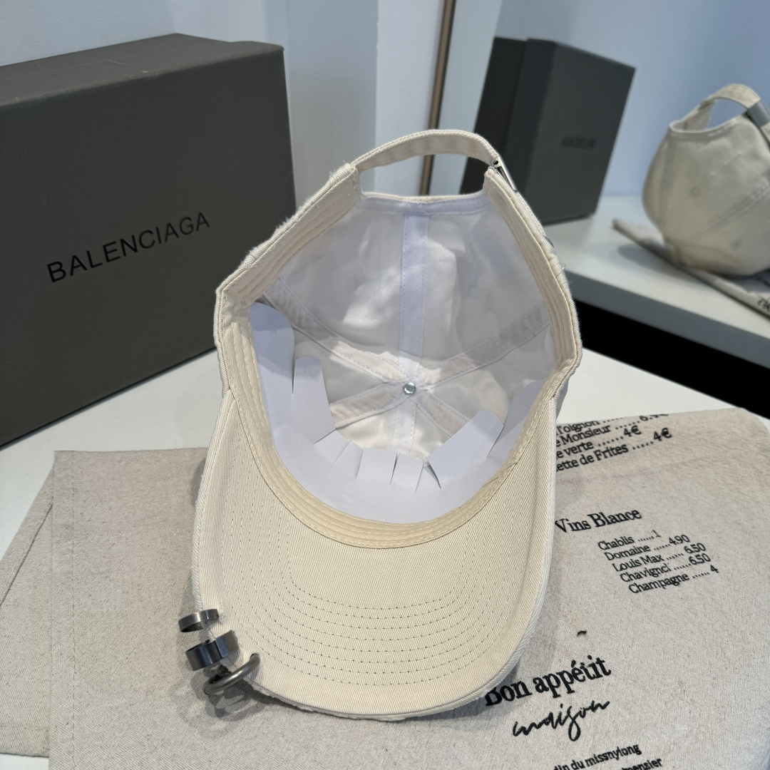 BALENCIAGA巴黎世家新款logo棒球帽，很酷的色系，男女佩戴都有不同style，第一批抢先出货！