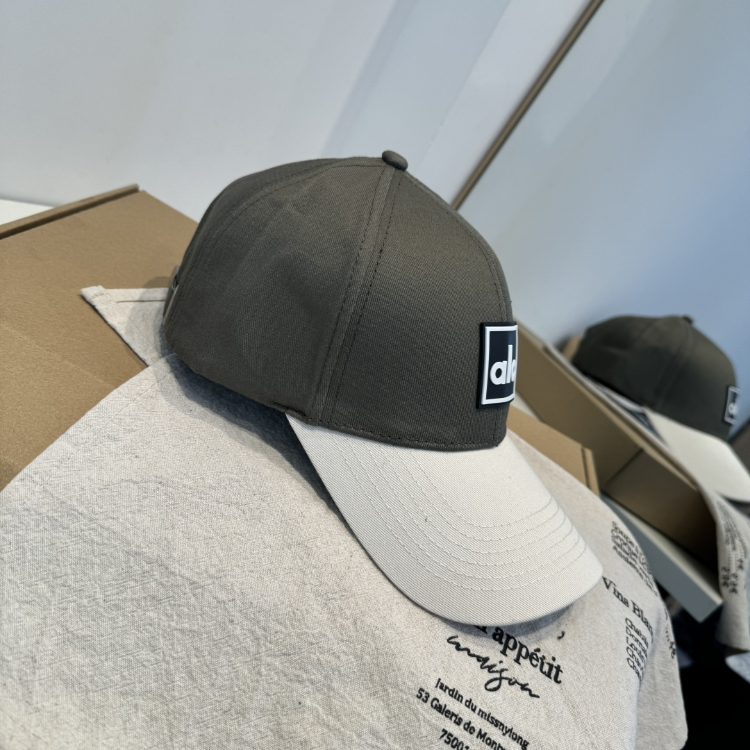 alo 官网新品，棒球帽 原单品质火爆来袭 🔥🎩 工艺非常精美 高档大气上档次！低调奢华，方便携带！跑量