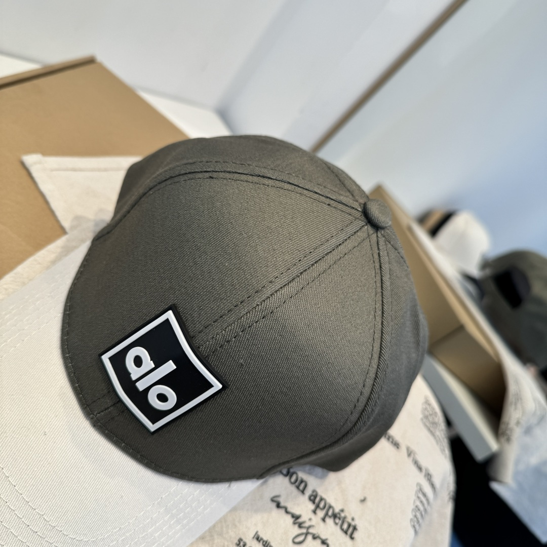 alo 官网新品，棒球帽 原单品质火爆来袭 🔥🎩 工艺非常精美 高档大气上档次！低调奢华，方便携带！跑量