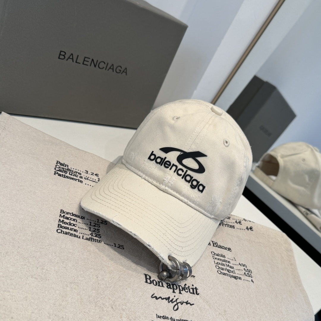 BALENCIAGA巴黎世家新款logo棒球帽，很酷的色系，男女佩戴都有不同style，第一批抢先出货！