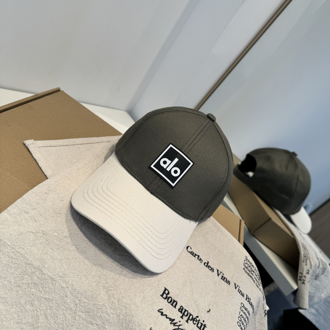 alo 官网新品，棒球帽 原单品质火爆来袭 🔥🎩 工艺非常精美 高档大气上档次！低调奢华，方便携带！跑量