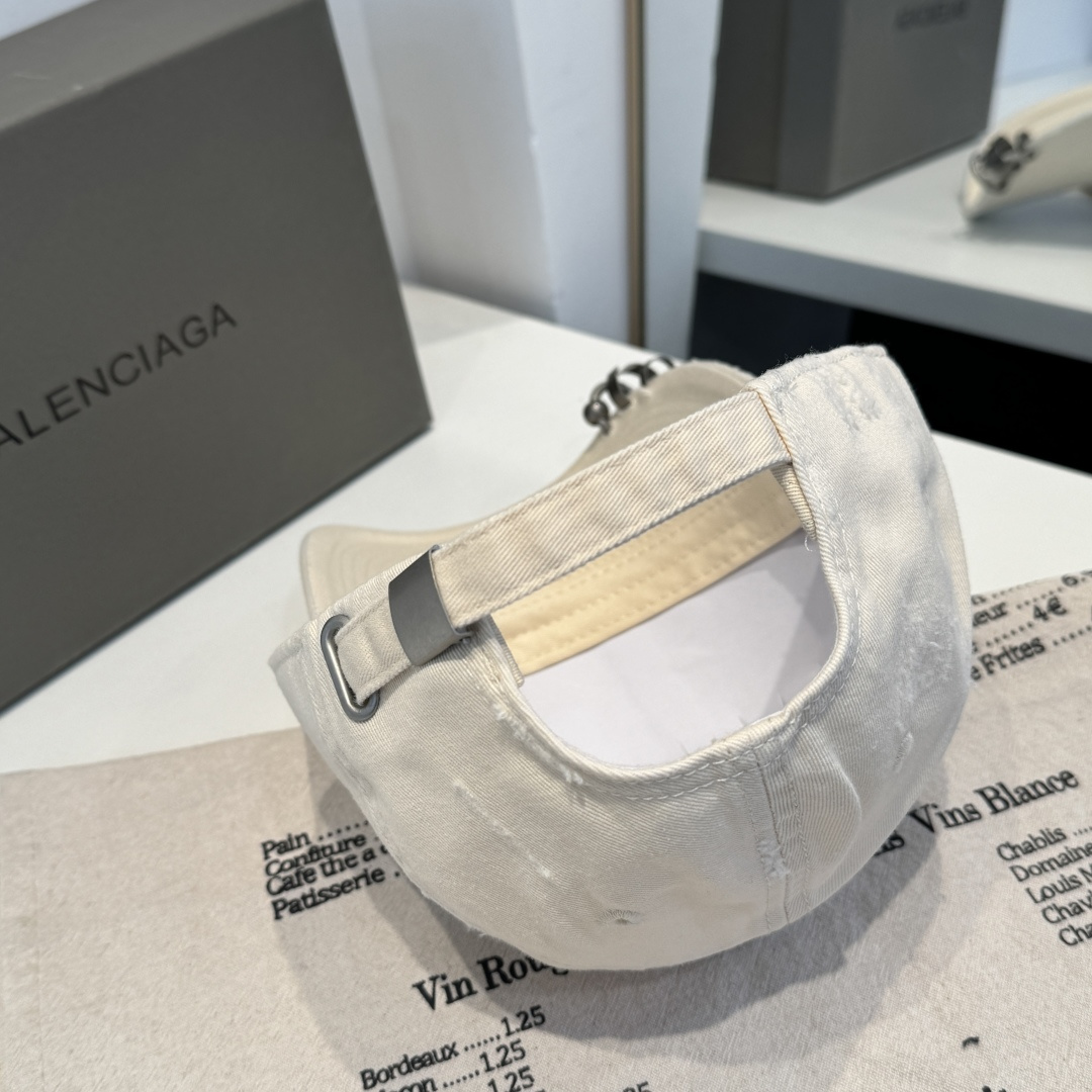 BALENCIAGA巴黎世家新款logo棒球帽，很酷的色系，男女佩戴都有不同style，第一批抢先出货！