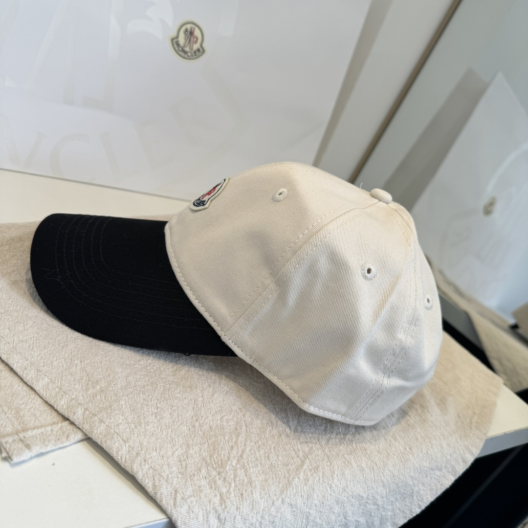 MONCLER蒙口 好品质高端大气，超火爆💖质感很赞，出街超好搭配！时尚潮流！出门必备单品，男女同款快快