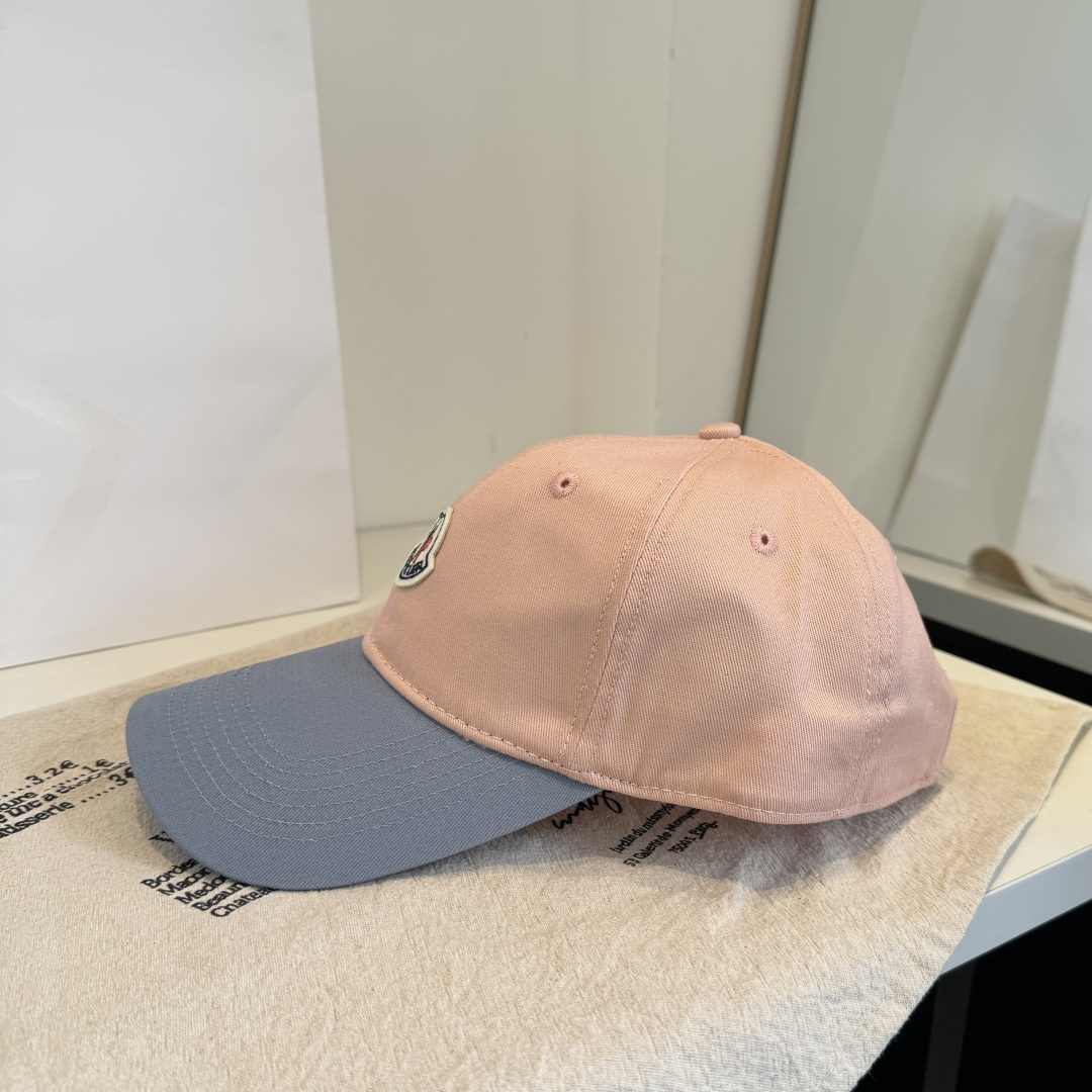 MONCLER蒙口 好品质高端大气，超火爆💖质感很赞，出街超好搭配！时尚潮流！出门必备单品，男女同款快快