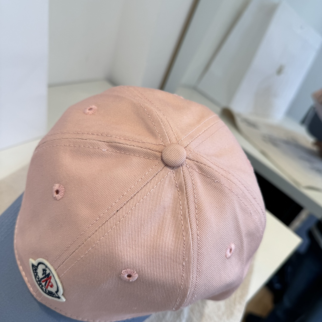 MONCLER蒙口 好品质高端大气，超火爆💖质感很赞，出街超好搭配！时尚潮流！出门必备单品，男女同款快快