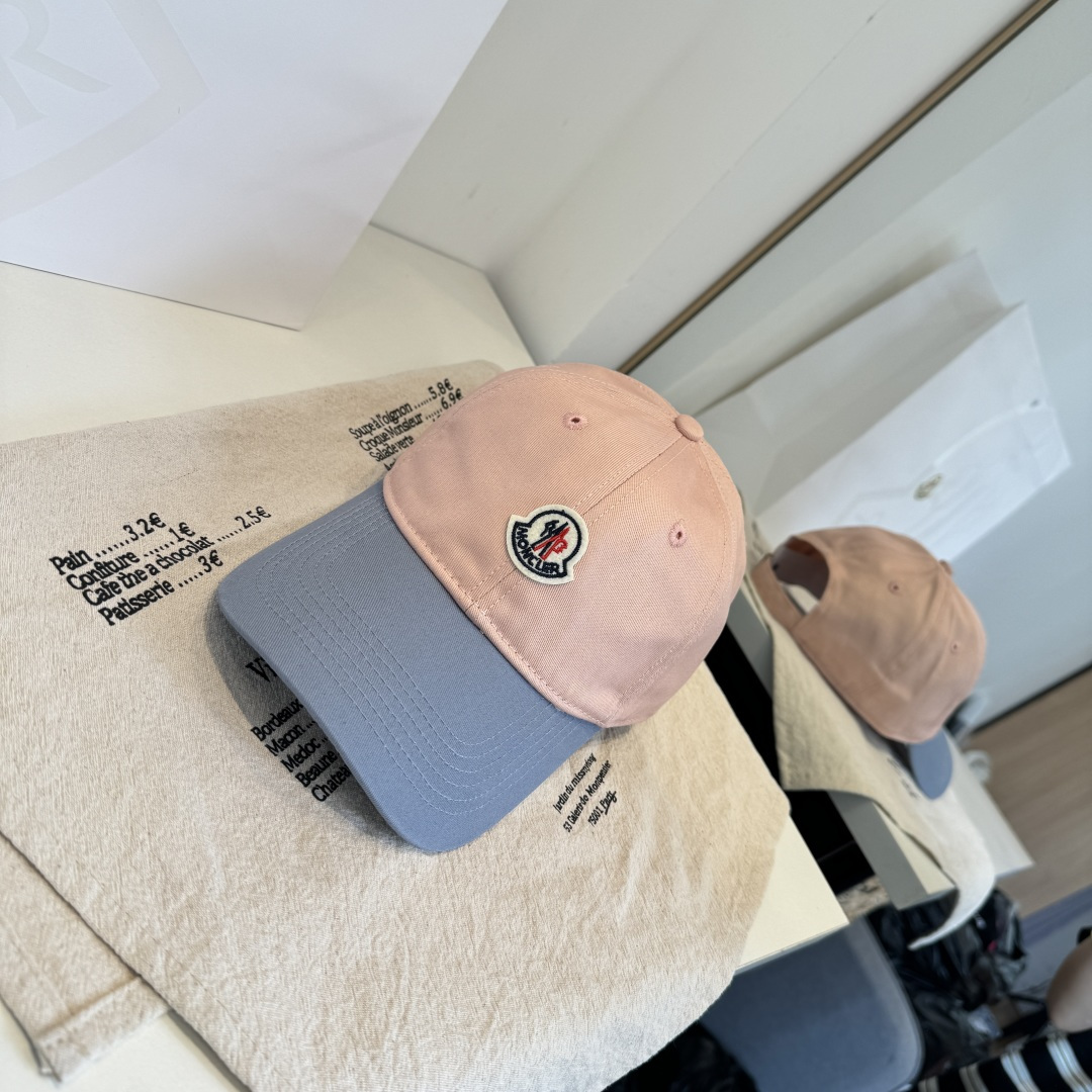 MONCLER蒙口 好品质高端大气，超火爆💖质感很赞，出街超好搭配！时尚潮流！出门必备单品，男女同款快快