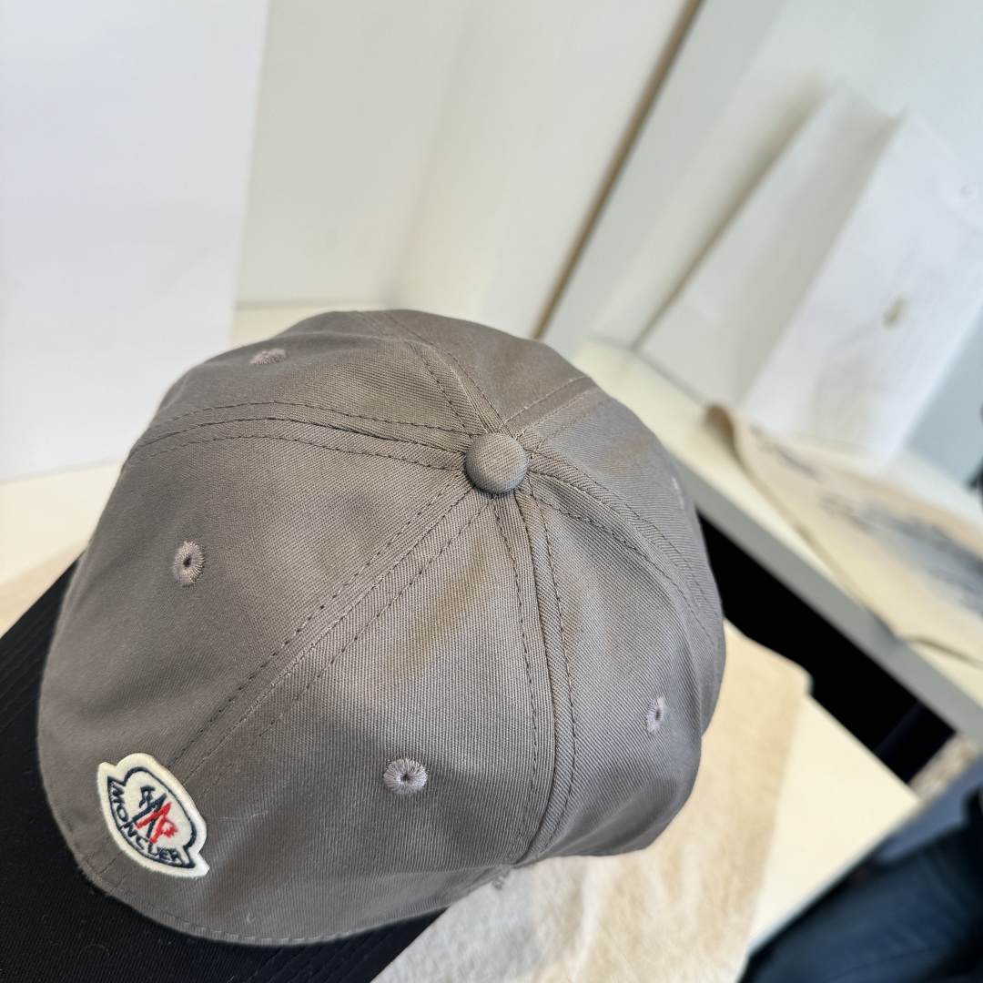 MONCLER蒙口 好品质高端大气，超火爆💖质感很赞，出街超好搭配！时尚潮流！出门必备单品，男女同款快快