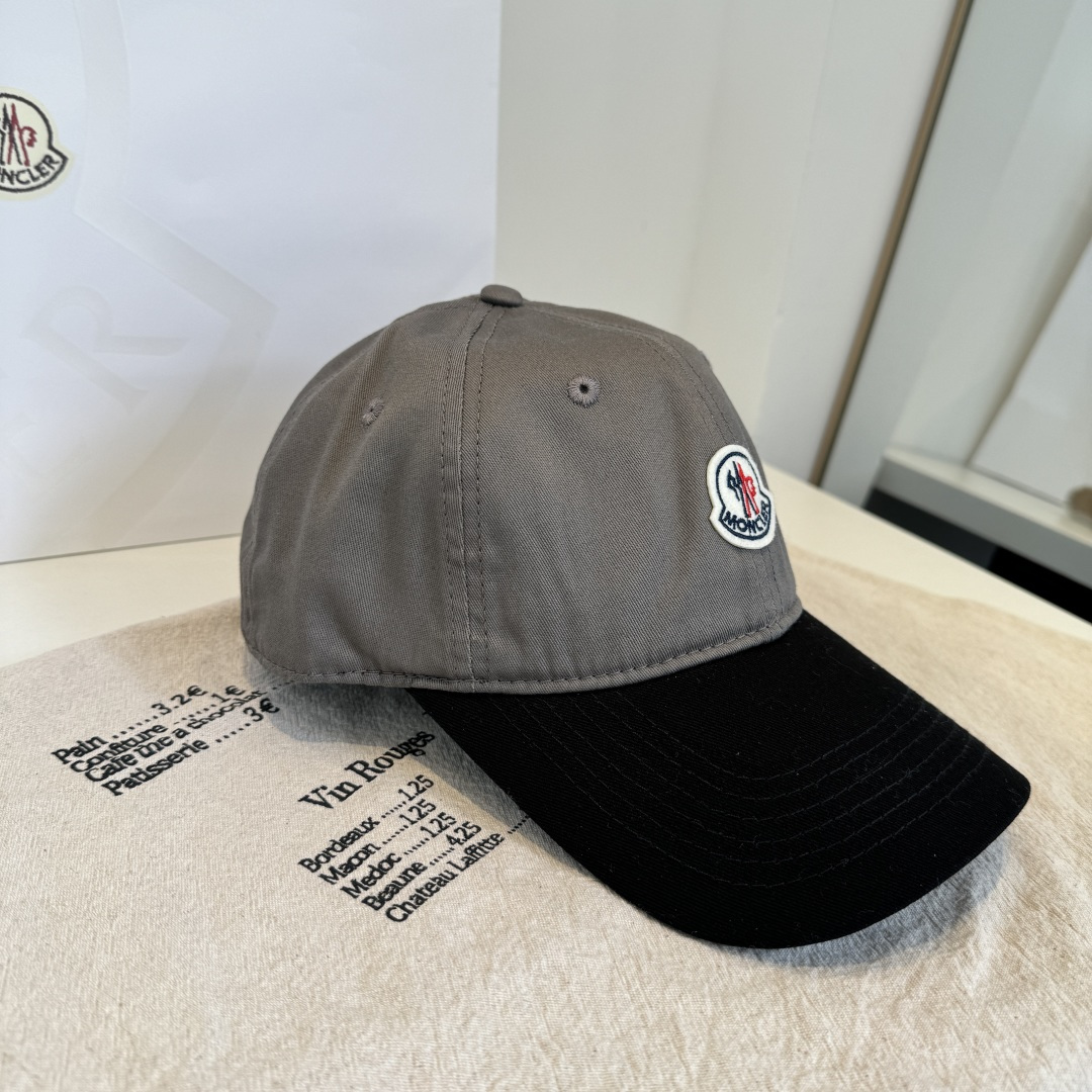 MONCLER蒙口 好品质高端大气，超火爆💖质感很赞，出街超好搭配！时尚潮流！出门必备单品，男女同款快快