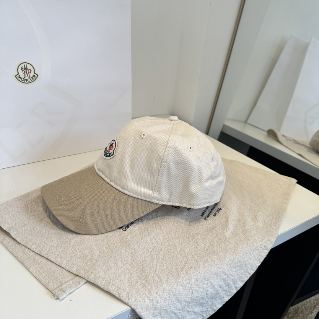 MONCLER蒙口 好品质高端大气，超火爆💖质感很赞，出街超好搭配！时尚潮流！出门必备单品，男女同款快快