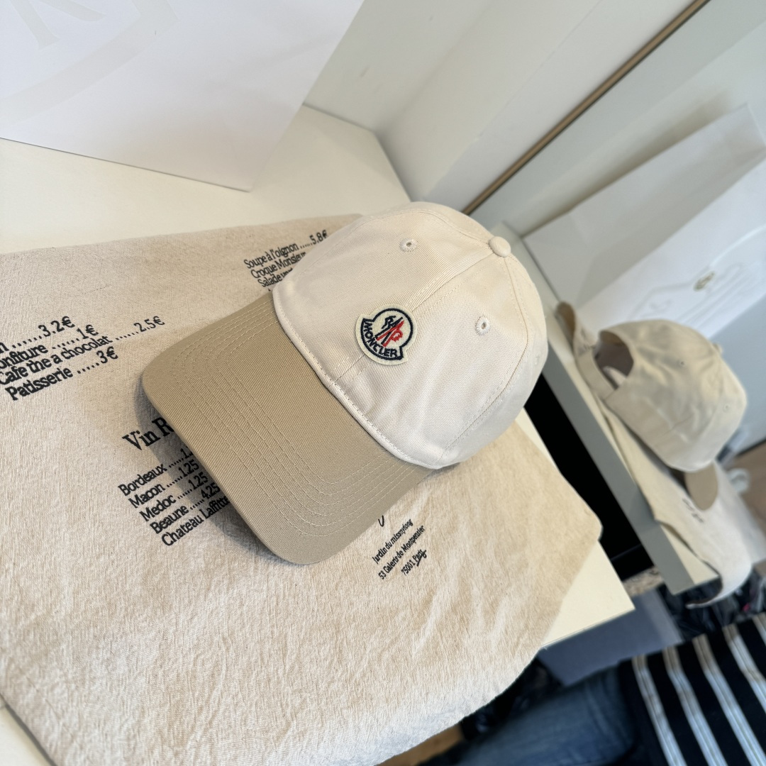 MONCLER蒙口 好品质高端大气，超火爆💖质感很赞，出街超好搭配！时尚潮流！出门必备单品，男女同款快快