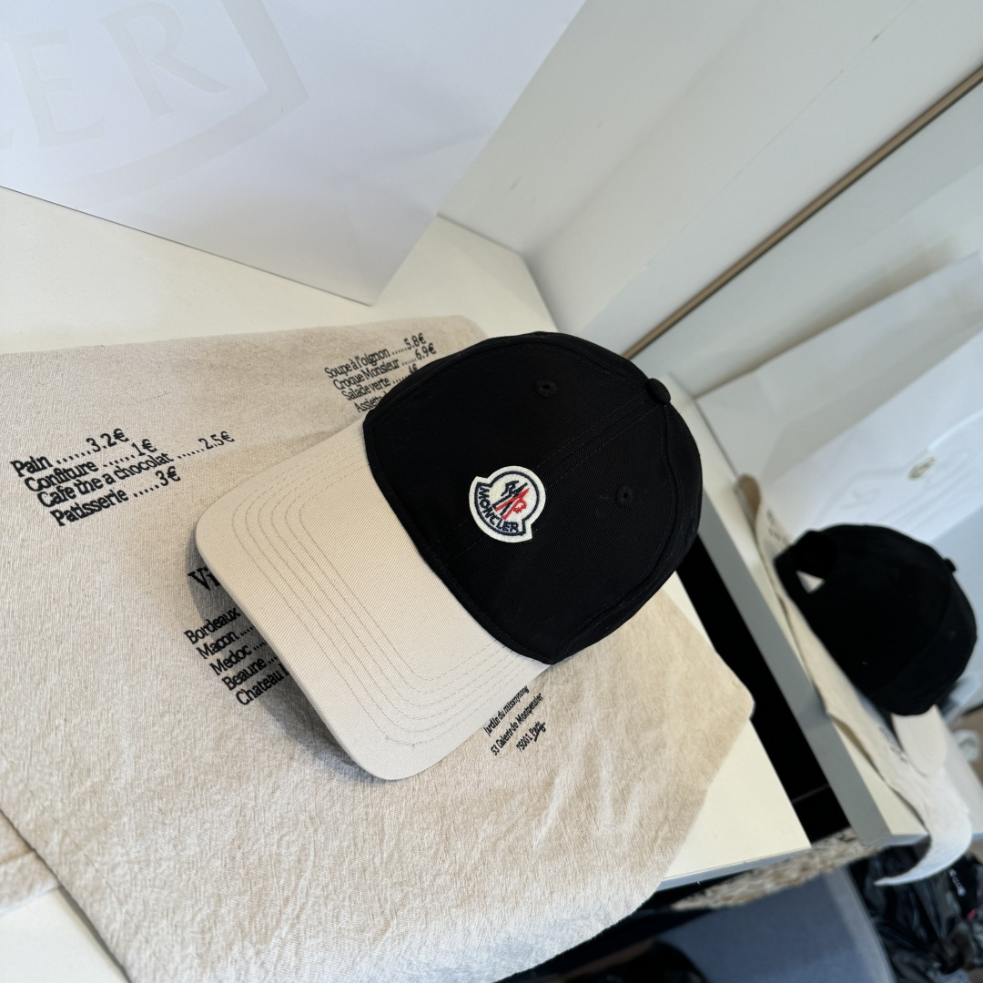 MONCLER蒙口 好品质高端大气，超火爆💖质感很赞，出街超好搭配！时尚潮流！出门必备单品，男女同款快快