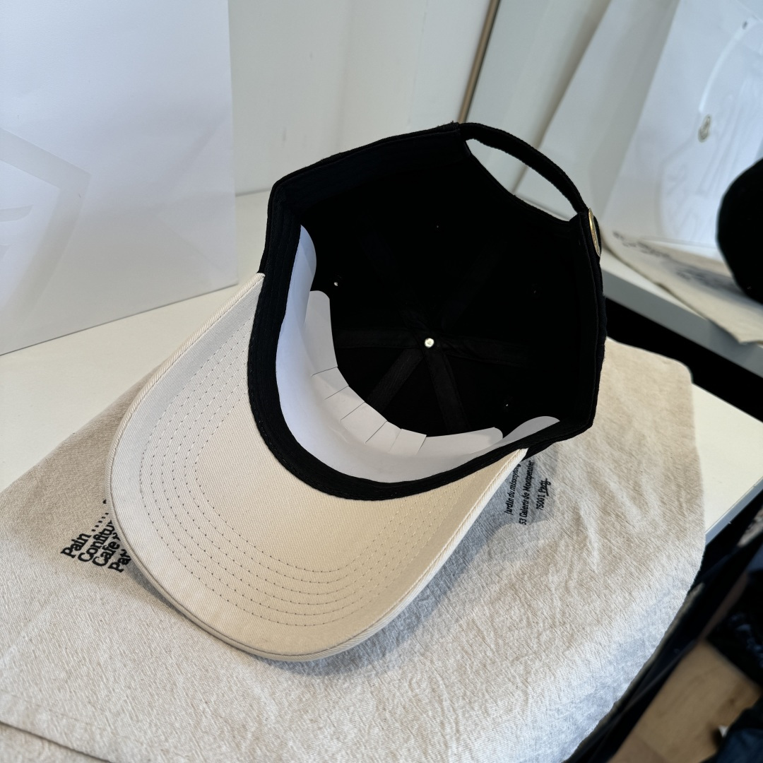 MONCLER蒙口 好品质高端大气，超火爆💖质感很赞，出街超好搭配！时尚潮流！出门必备单品，男女同款快快