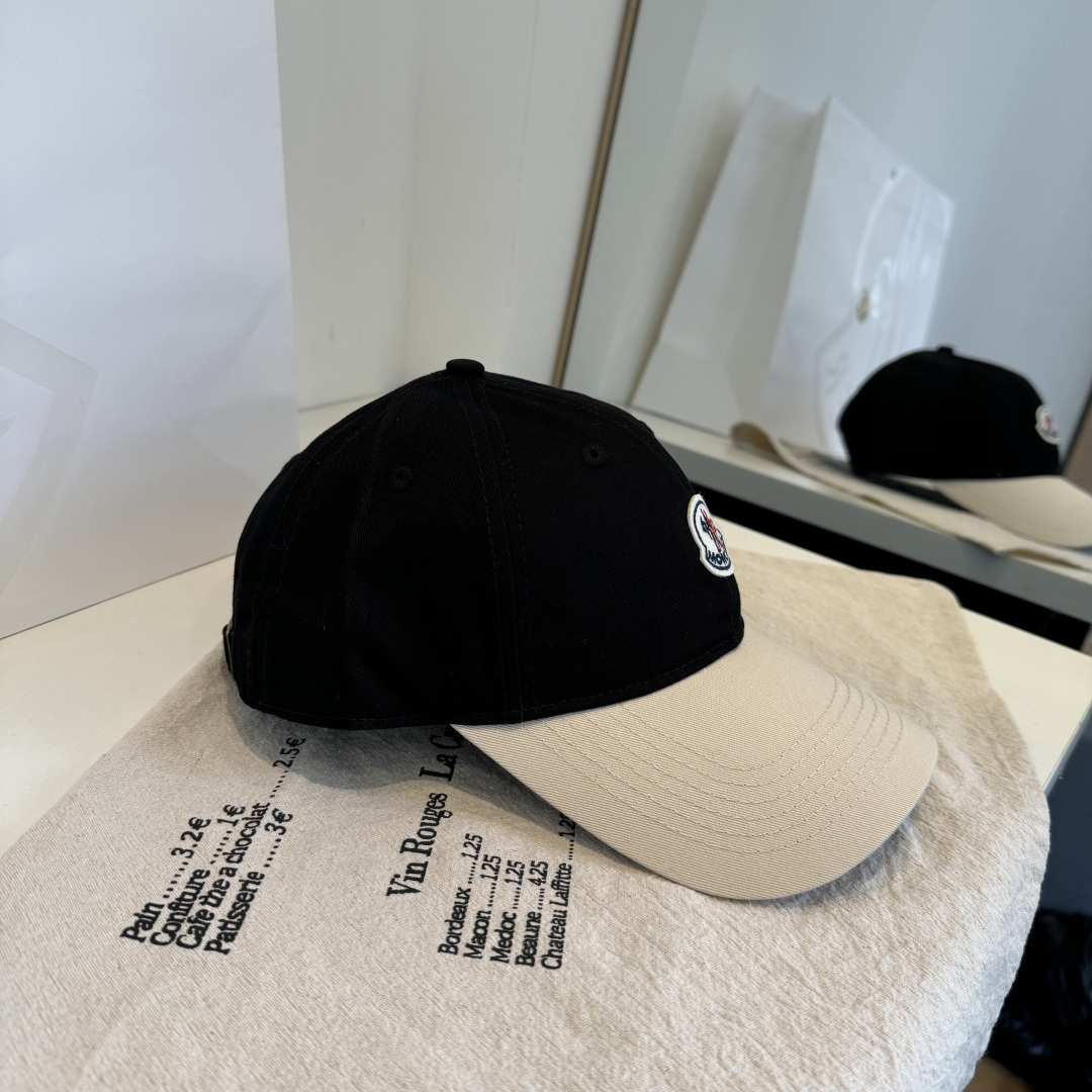 MONCLER蒙口 好品质高端大气，超火爆💖质感很赞，出街超好搭配！时尚潮流！出门必备单品，男女同款快快