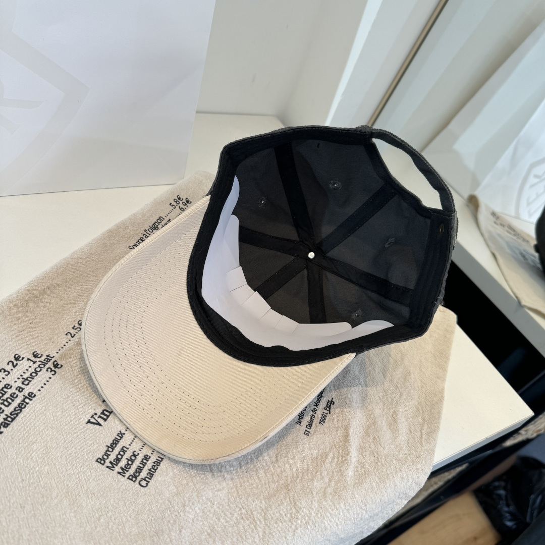 MONCLER蒙口 好品质高端大气，超火爆💖质感很赞，出街超好搭配！时尚潮流！出门必备单品，男女同款快快