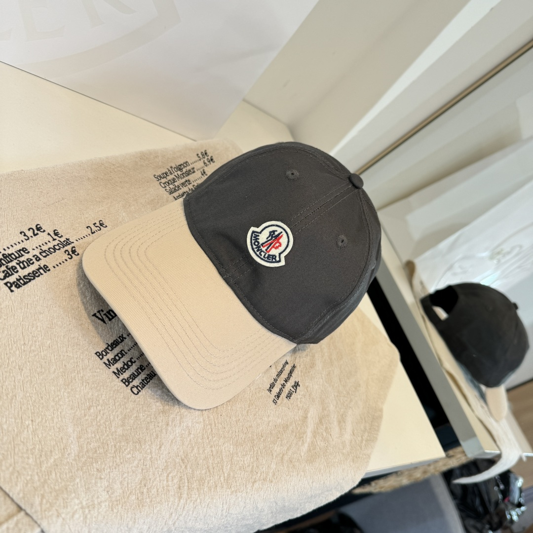 MONCLER蒙口 好品质高端大气，超火爆💖质感很赞，出街超好搭配！时尚潮流！出门必备单品，男女同款快快