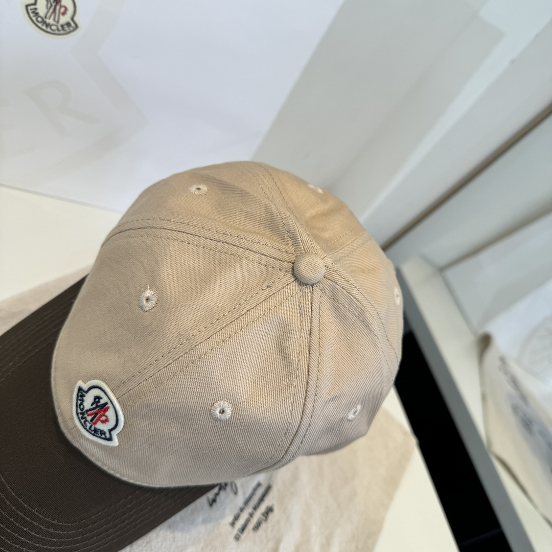 MONCLER蒙口 好品质高端大气，超火爆💖质感很赞，出街超好搭配！时尚潮流！出门必备单品，男女同款快快