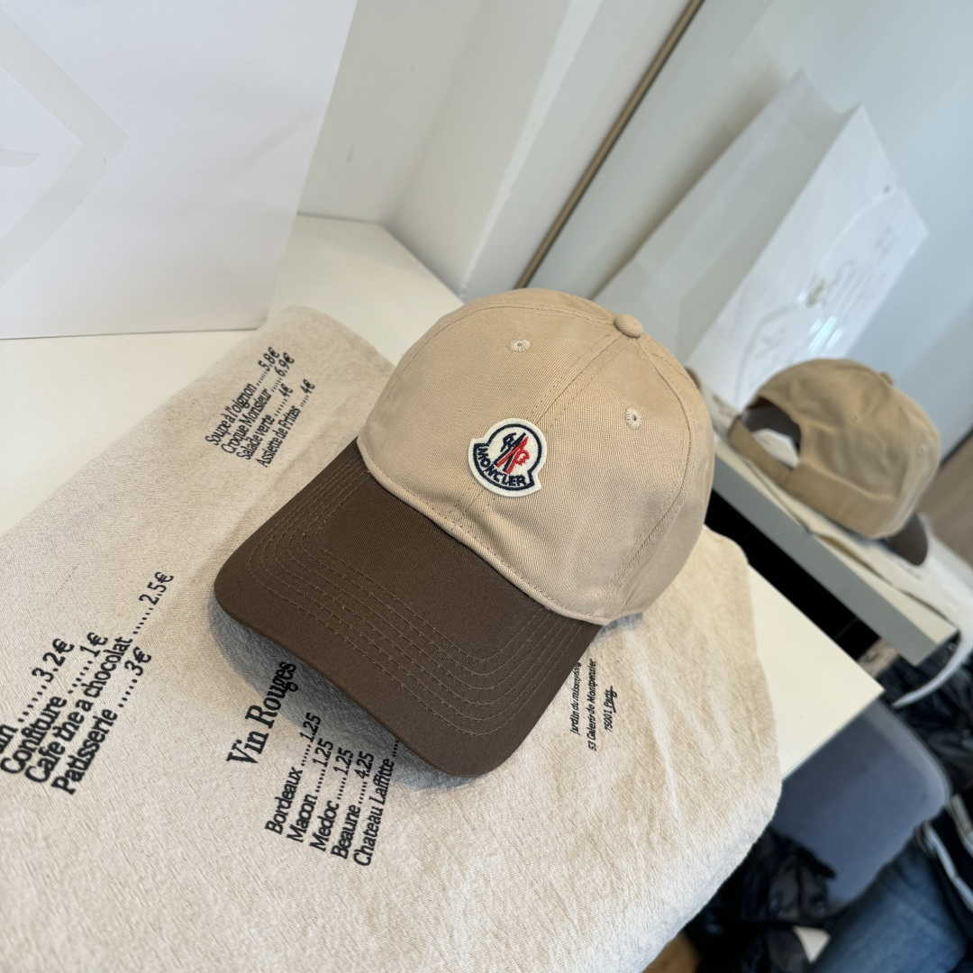 MONCLER蒙口 好品质高端大气，超火爆💖质感很赞，出街超好搭配！时尚潮流！出门必备单品，男女同款快快