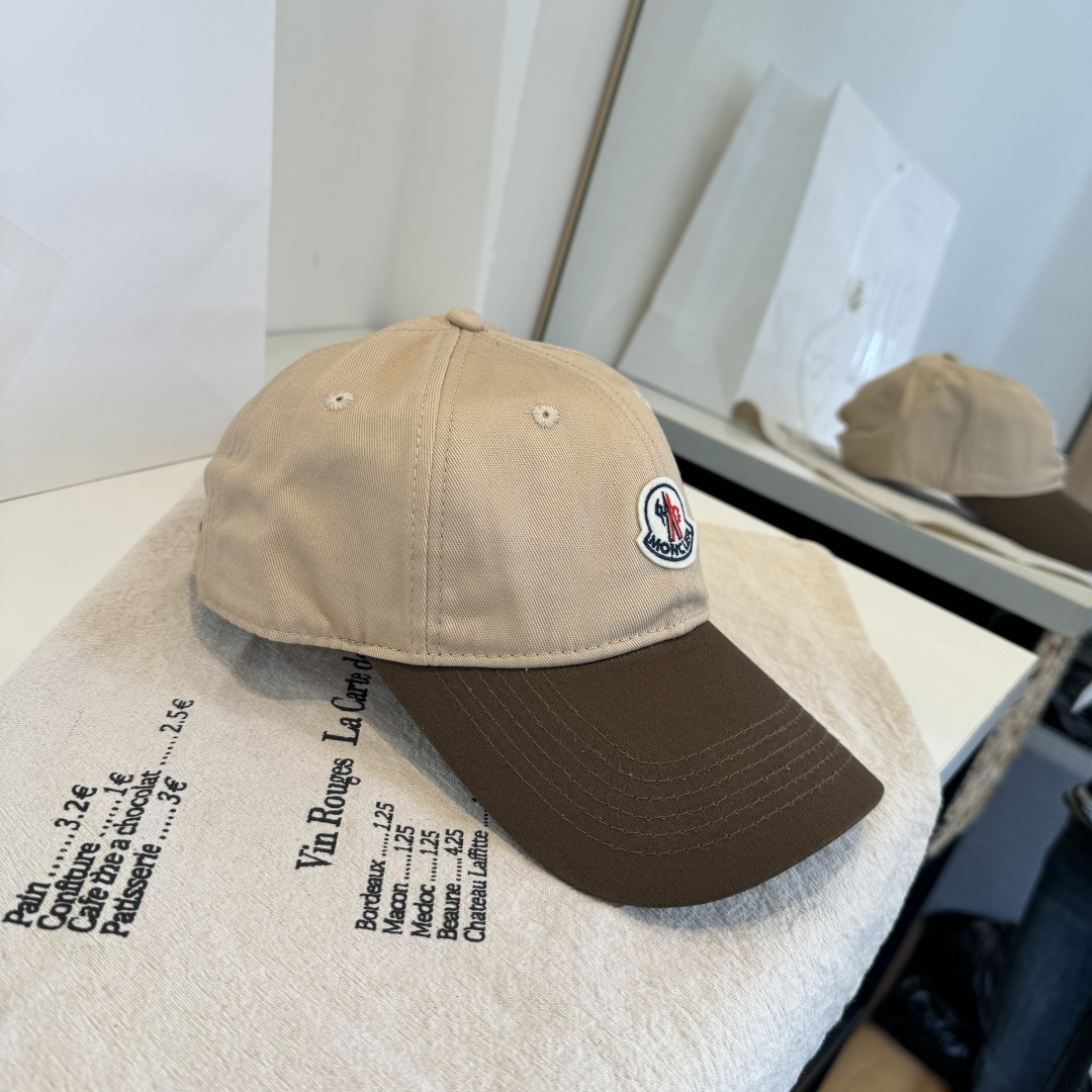 MONCLER蒙口 好品质高端大气，超火爆💖质感很赞，出街超好搭配！时尚潮流！出门必备单品，男女同款快快