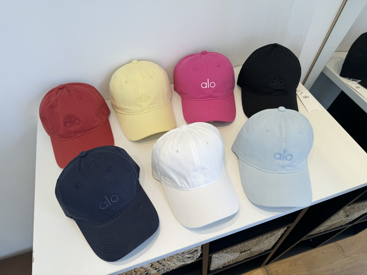 alo 官网新品，棒球帽 原单品质火爆来袭 🔥🎩 工艺非常精美 高档大气上档次！低调奢华，方便携带！跑量