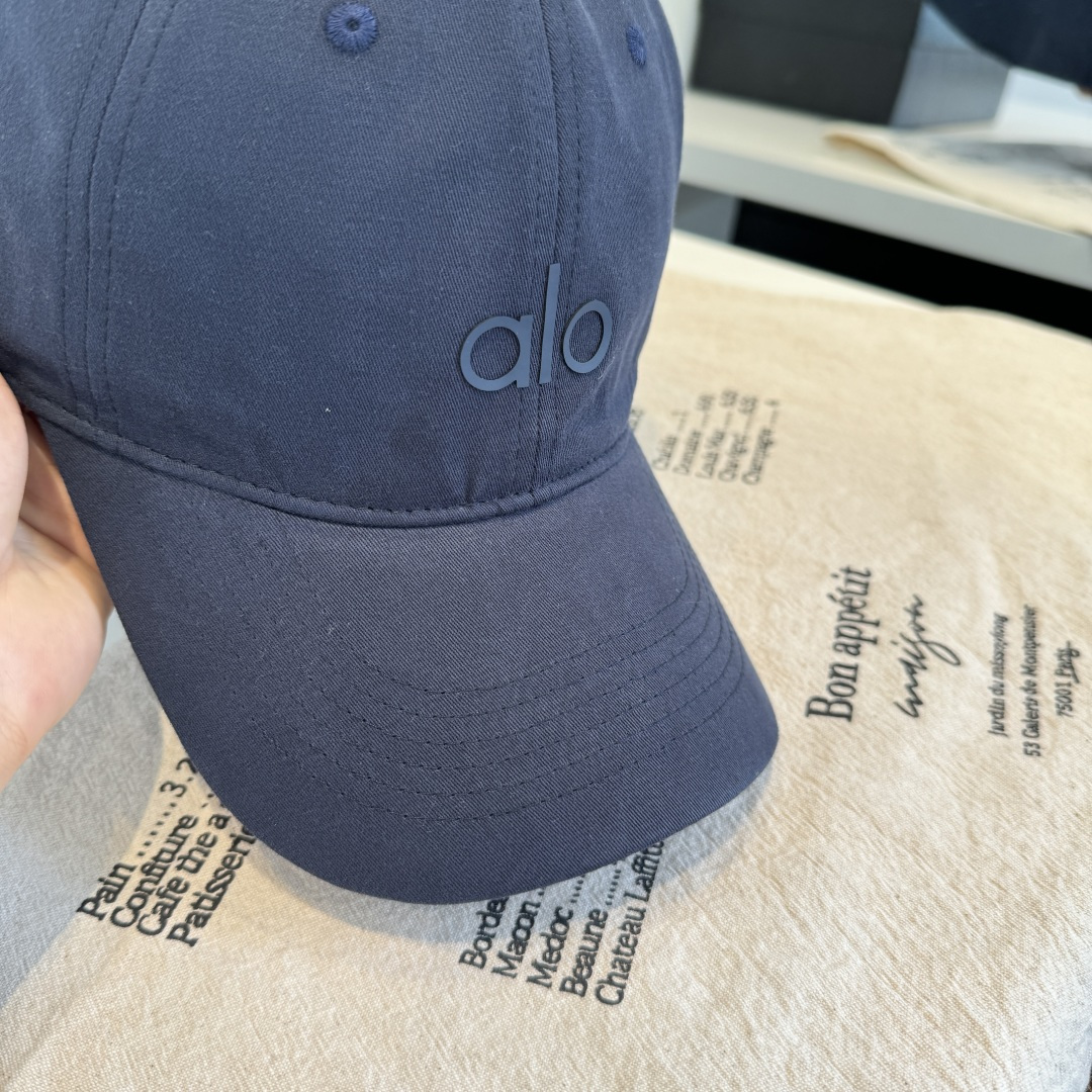 alo 官网新品，棒球帽 原单品质火爆来袭 🔥🎩 工艺非常精美 高档大气上档次！低调奢华，方便携带！跑量