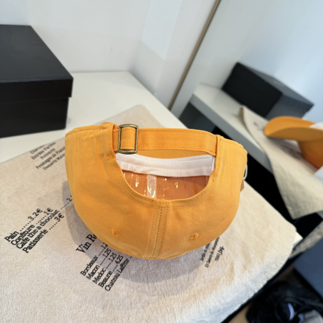 alo 官网新品，棒球帽 原单品质火爆来袭 🔥🎩 工艺非常精美 高档大气上档次！低调奢华，方便携带！跑量