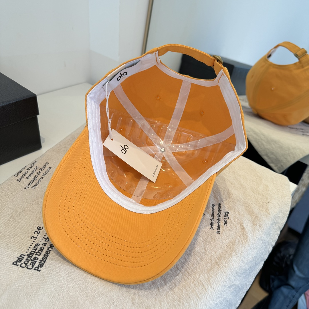 alo 官网新品，棒球帽 原单品质火爆来袭 🔥🎩 工艺非常精美 高档大气上档次！低调奢华，方便携带！跑量