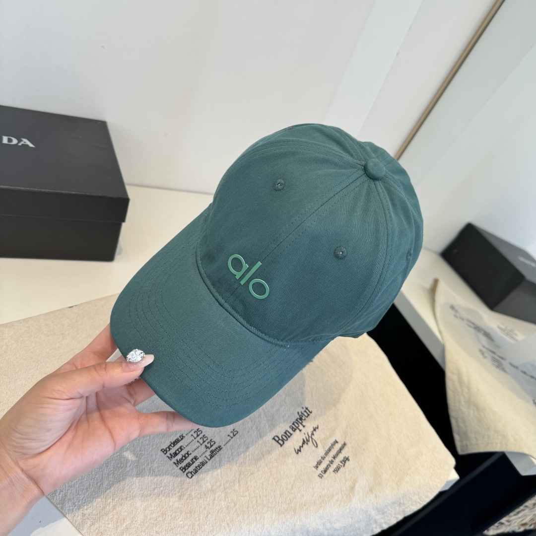 alo 官网新品，棒球帽 原单品质火爆来袭 🔥🎩 工艺非常精美 高档大气上档次！低调奢华，方便携带！跑量
