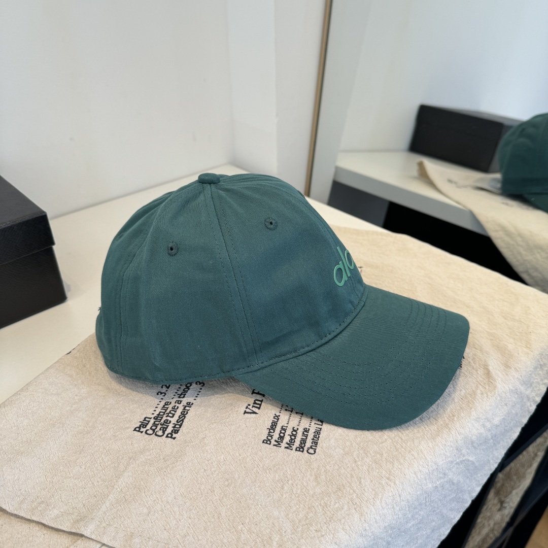 alo 官网新品，棒球帽 原单品质火爆来袭 🔥🎩 工艺非常精美 高档大气上档次！低调奢华，方便携带！跑量