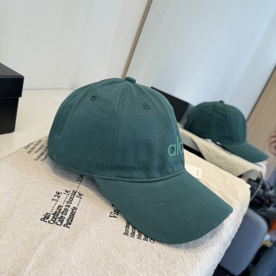 alo 官网新品，棒球帽 原单品质火爆来袭 🔥🎩 工艺非常精美 高档大气上档次！低调奢华，方便携带！跑量