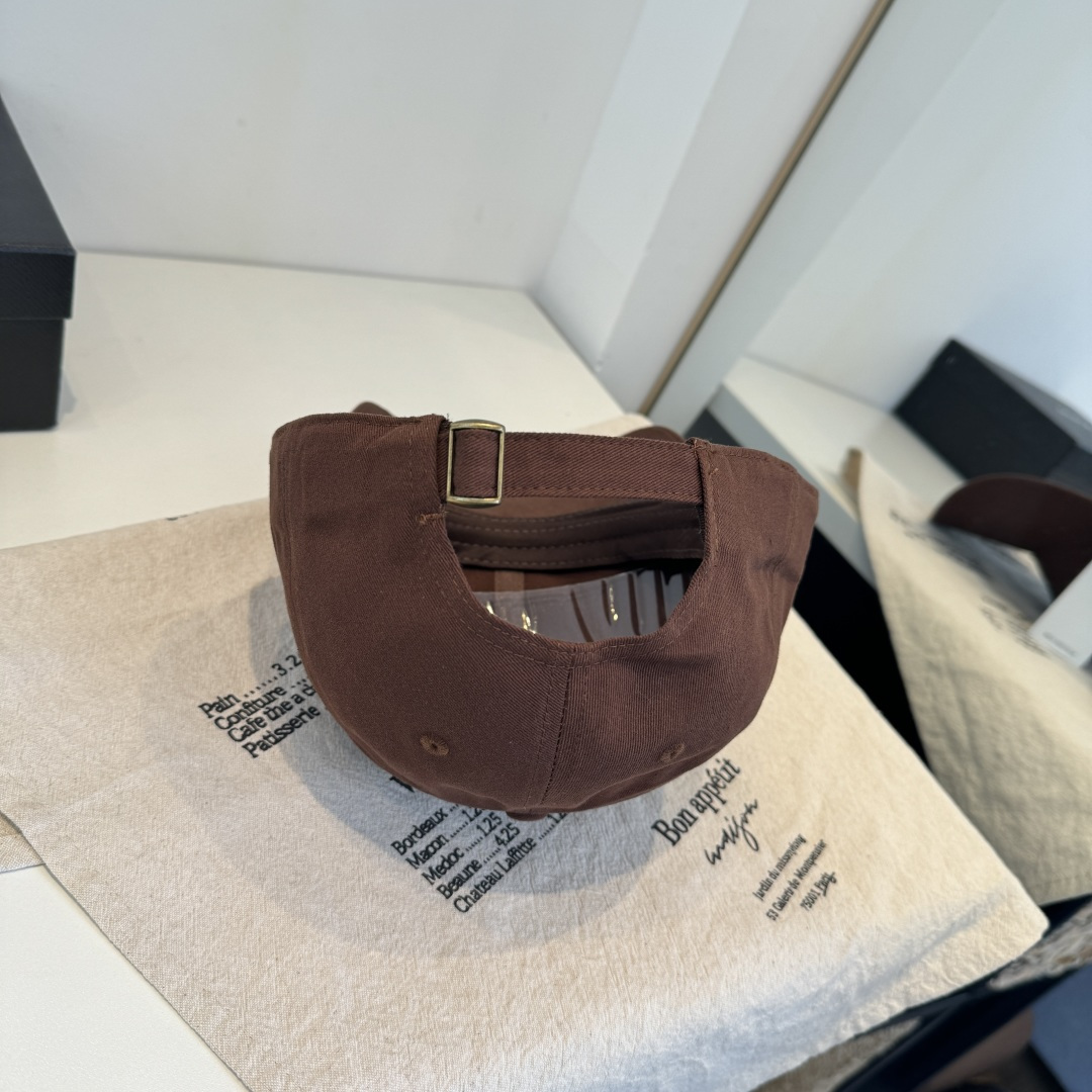 alo 官网新品，棒球帽 原单品质火爆来袭 🔥🎩 工艺非常精美 高档大气上档次！低调奢华，方便携带！跑量