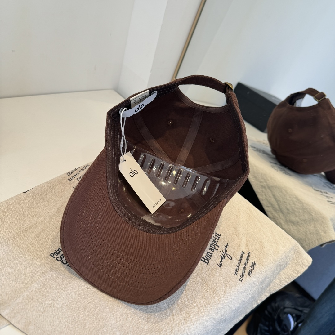 alo 官网新品，棒球帽 原单品质火爆来袭 🔥🎩 工艺非常精美 高档大气上档次！低调奢华，方便携带！跑量