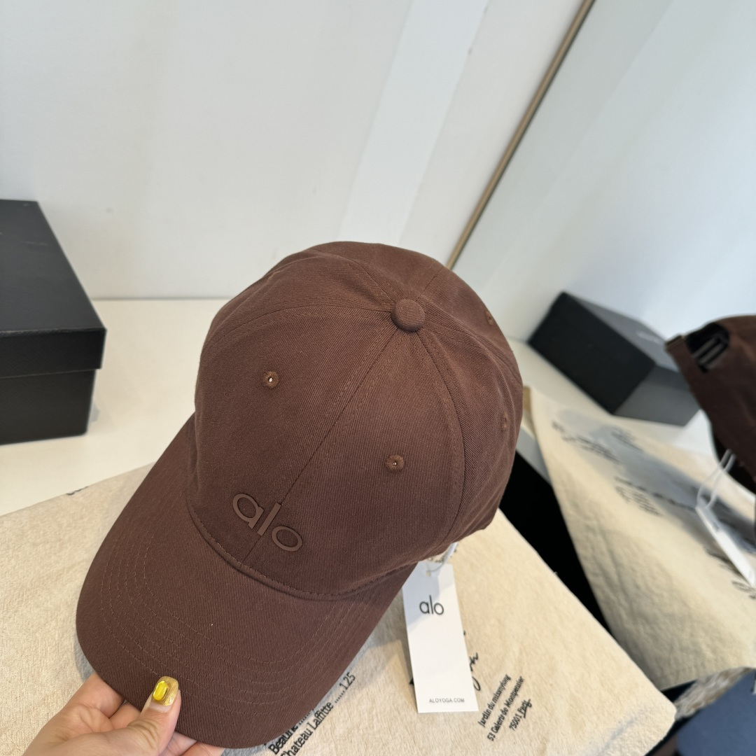 alo 官网新品，棒球帽 原单品质火爆来袭 🔥🎩 工艺非常精美 高档大气上档次！低调奢华，方便携带！跑量