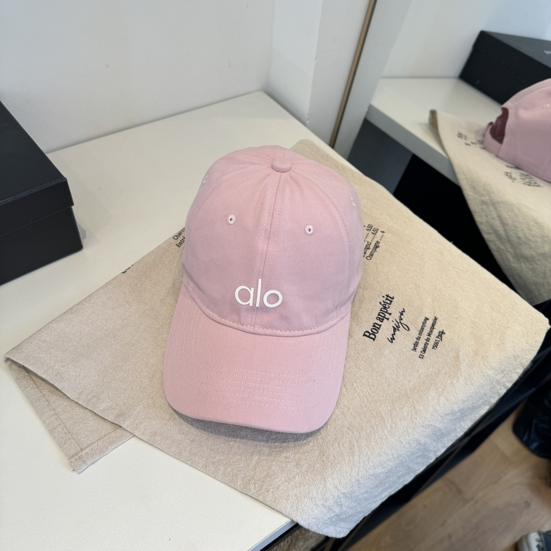 alo 官网新品，棒球帽 原单品质火爆来袭 🔥🎩 工艺非常精美 高档大气上档次！低调奢华，方便携带！跑量
