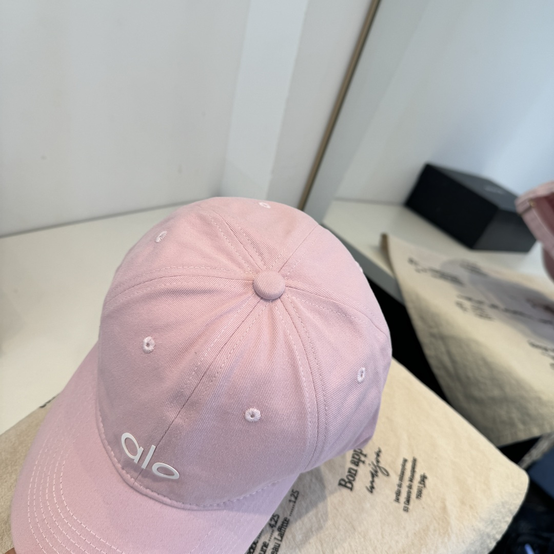 alo 官网新品，棒球帽 原单品质火爆来袭 🔥🎩 工艺非常精美 高档大气上档次！低调奢华，方便携带！跑量