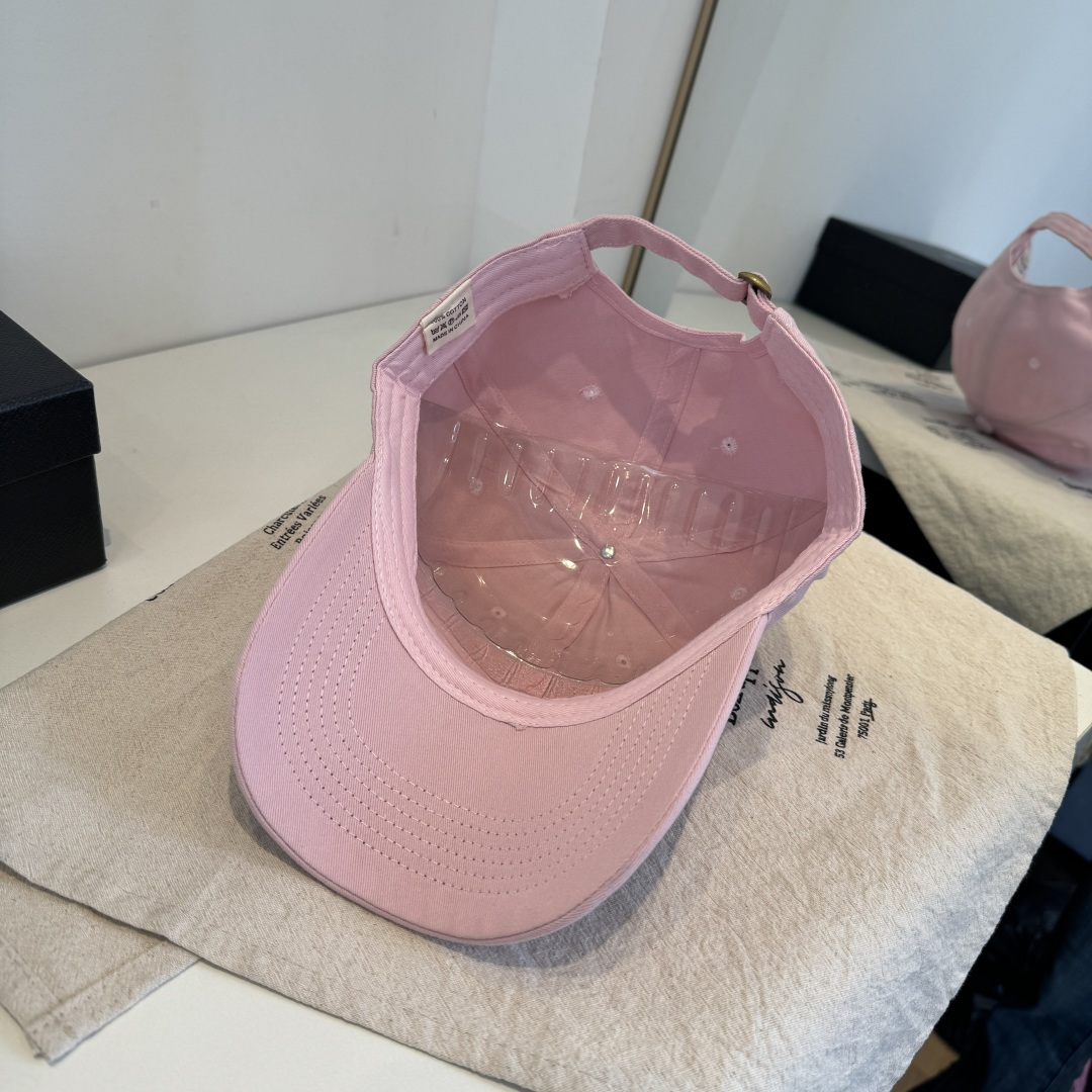 alo 官网新品，棒球帽 原单品质火爆来袭 🔥🎩 工艺非常精美 高档大气上档次！低调奢华，方便携带！跑量