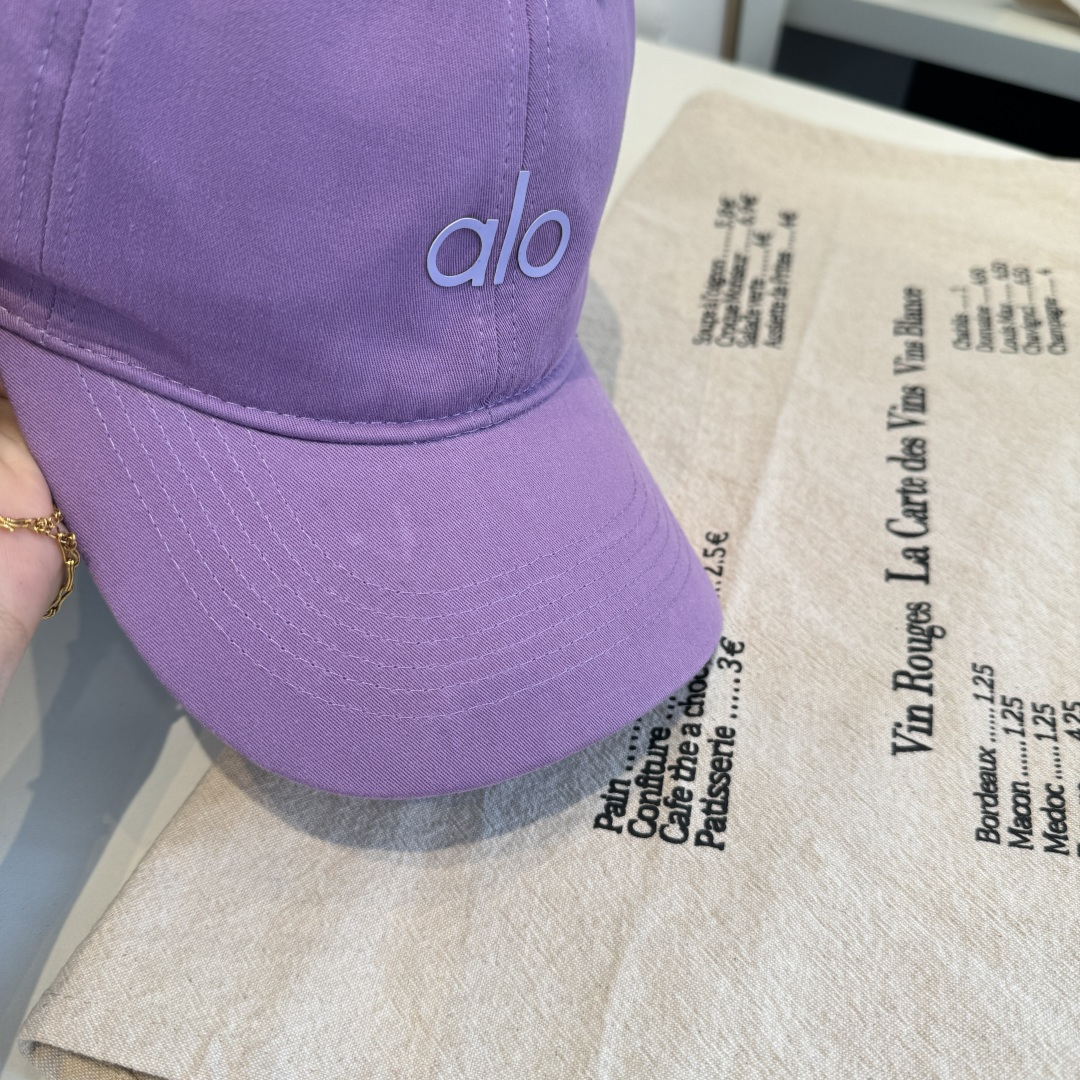 alo 官网新品，棒球帽 原单品质火爆来袭 🔥🎩 工艺非常精美 高档大气上档次！低调奢华，方便携带！跑量