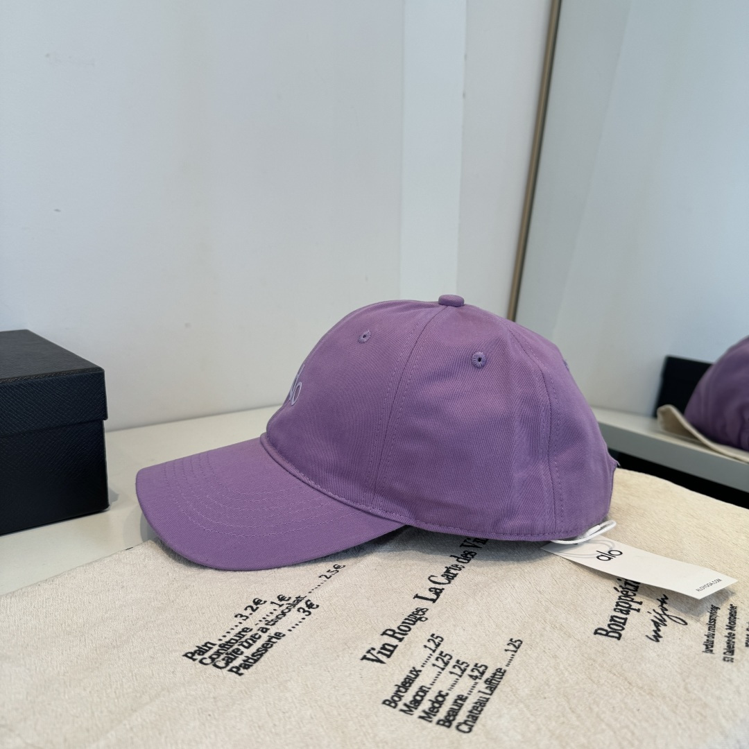 alo 官网新品，棒球帽 原单品质火爆来袭 🔥🎩 工艺非常精美 高档大气上档次！低调奢华，方便携带！跑量