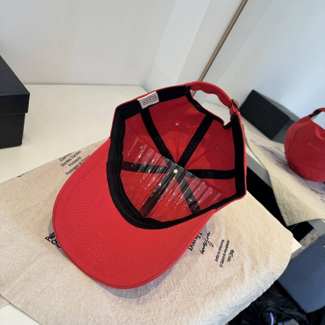 alo 官网新品，棒球帽 原单品质火爆来袭 🔥🎩 工艺非常精美 高档大气上档次！低调奢华，方便携带！跑量