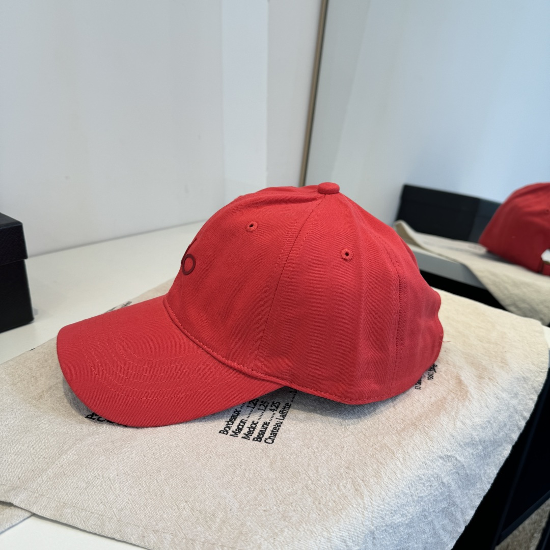 alo 官网新品，棒球帽 原单品质火爆来袭 🔥🎩 工艺非常精美 高档大气上档次！低调奢华，方便携带！跑量