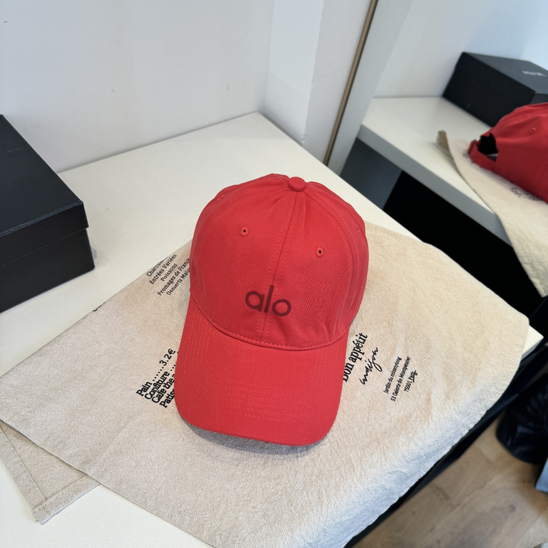 alo 官网新品，棒球帽 原单品质火爆来袭 🔥🎩 工艺非常精美 高档大气上档次！低调奢华，方便携带！跑量