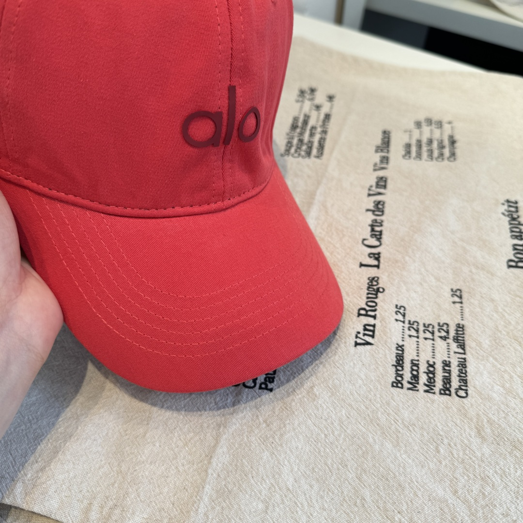 alo 官网新品，棒球帽 原单品质火爆来袭 🔥🎩 工艺非常精美 高档大气上档次！低调奢华，方便携带！跑量