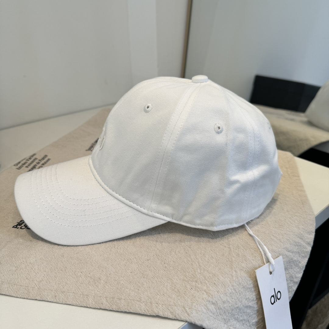 alo 官网新品，棒球帽 原单品质火爆来袭 🔥🎩 工艺非常精美 高档大气上档次！低调奢华，方便携带！跑量