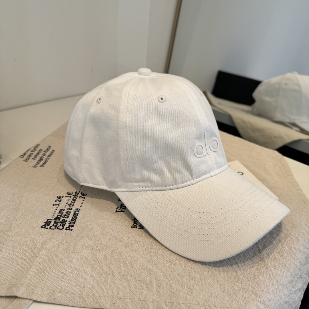alo 官网新品，棒球帽 原单品质火爆来袭 🔥🎩 工艺非常精美 高档大气上档次！低调奢华，方便携带！跑量